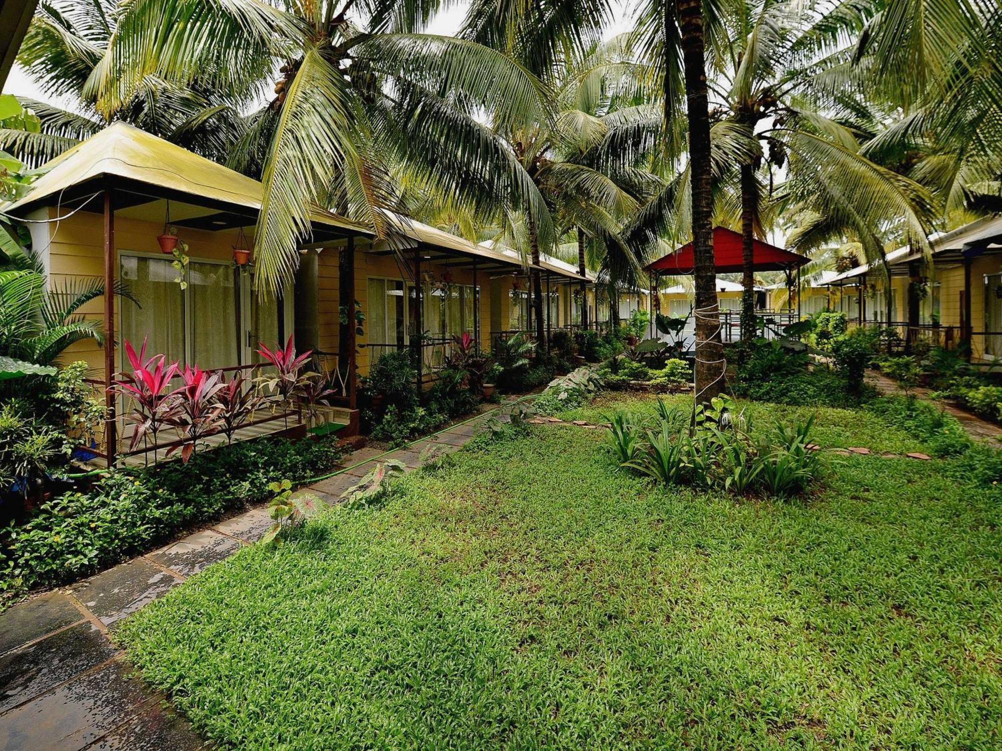 Collection O Retreat Morjim Resort Exterior photo
