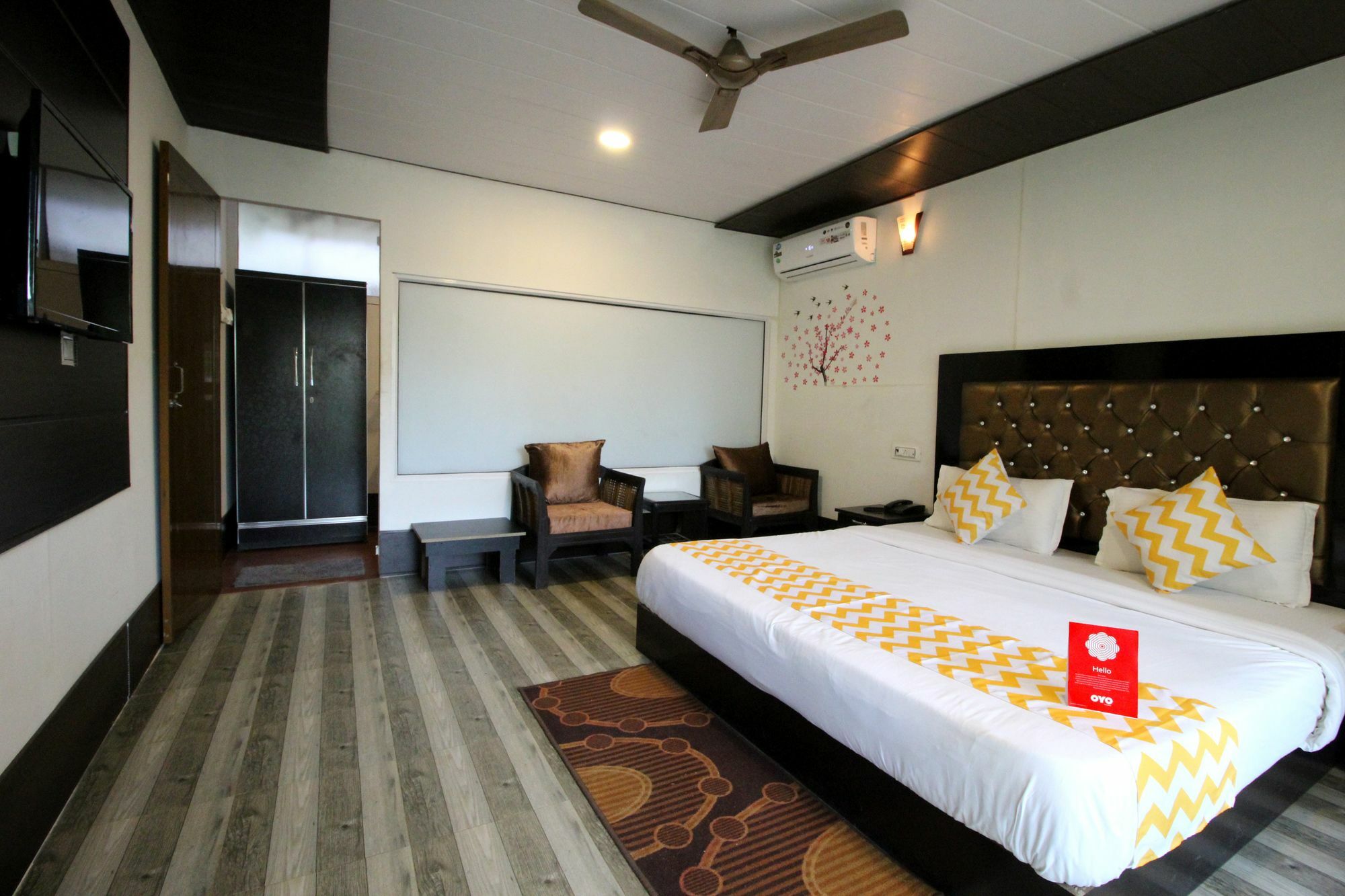 Collection O Retreat Morjim Resort Exterior photo